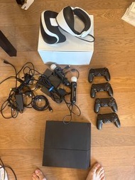 PS4 + 4 controllers + 2 motion controllers + 1 cam + VR headset
