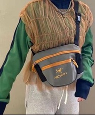 全新日本預訂 2色選 Arcteryx 始祖鳥 x beams japan ARRO ReBIRD Waistpack 戶外機能防水 刺繡logo 拼色斜咩袋 腰包 2用袋