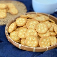 Halal Julie’s Biskut Keju Biskut Cheese Biscuit Cheese Cracker Childhood Memories Julie’s 芝士饼干 回忆传统 