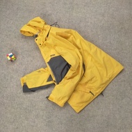 Gorpcore 686 cool snowboard outdoor jacket