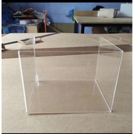 MEDIUM SIZE ACRYLIC AQUARIUM 20X15X15CM