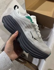 🌺 全新100% HOKA ONE ONE Bondi 8 Tech Stealth Low 波鞋跑步鞋 白黑綠 男女同款
