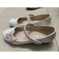 Preloved: KikiLala Kiki Lala white shiny shoes size 36