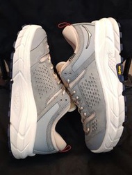 HOKA ONE ONE Tor Ultra Lo X BEAM GTX 灰米色行山鞋