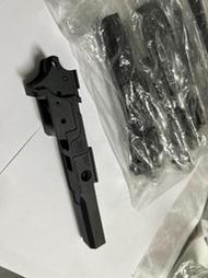 一組一標 日本寄來的 全新零件 MARUI HI CAPA5.1 原廠中段槍身 基座