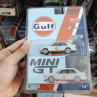 ((Xiaojia Garage) 1/64 MINI GT 314 Us Version Elevator BMW M3 E30 Gulf Painted USA