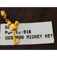 GOLD 916 CHARM MICKEY KEY