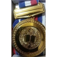 Deped Medals Book And Torch 3.8 cm Gold with blister pack