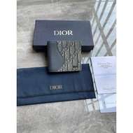 Dior Saddle Bi-Fold Card Holder Short Wallet Short Wallet
Dark Gray Fine Inlaid Grained Cow Leather 