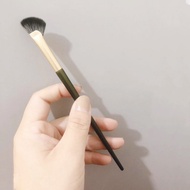 Sickle Nose Shadow Brush Oblique Angle Contour Nose Shadow Brush Oblique Angle Makeup Brush Half Fan