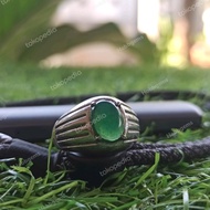 Bacan Doko Kantoran Hijau Natural Batu Asli Kristal Ring Titanium