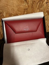 Prada 紅色手拿包