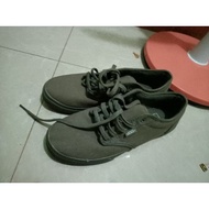 Vans Chukka low top size 7.5 Women