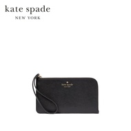 Kate Spade New York กระเป๋าคล้องมือรุ่น Lucy Wristlet KD546 001 สี Black