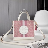 全新 Coach 爆火粉托特包 + Dempsey 22 情人節限定粉款 香港現貨/順豐到付