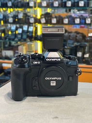 Olympus E-M1 mark2 第二代 M43系列 對焦快 輕身 連拍 有防震 手柄好渣手 有反mon em1m2 em1ii