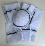 全新洗衣袋8件套裝 = 2x特大（50cmx60cm）、2x大(40cmx50cm)、3x中(30cmx40cm)、1x筒型立體袋（大網孔））