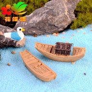 Boat model decorates aquariums and aquariums. Decorating beta fish tanks, small fish tanks