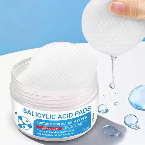 These dual-effect facial toner pads contain 4.5% AHA lactic acid and 0.45% BHA salicylic acid for ex