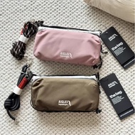 [In stock] Top x AIG co-branded trendy water bottle bag crossbody shoulder portable multifunctional 