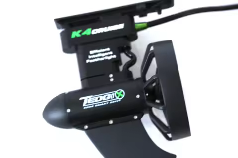 EDGE K4C motorboat and kayak engine. It is compatible with the B1, B2, B4 or B8 types of batteries d