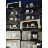 [FLAW] 1:64 1/64 Tarmac Works Honda Civic Type R FK2R White EURO FK2