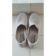 Sketcher shoes size 39 arch fit