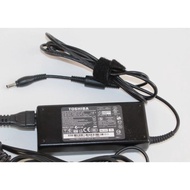 TOSHIBA 90W LAPTOP AC ADAPTER 19V 4.74A ; PA-1900-24