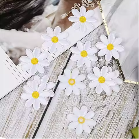 10Pcs White Daisy Flower Iron On Patches Clothing Embroidered Sew Bags Accessories Applique Repair P