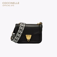 COCCINELLE กระเป๋าสะพายผู้หญิง รุ่น MARVIN TWIST SPECIAL EDITION CROSSBODY BAG 150401 สี NOIR