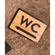 HCM HCM HCM | Wc board with arrows indicating left and right directions LUXI DECOR HCM