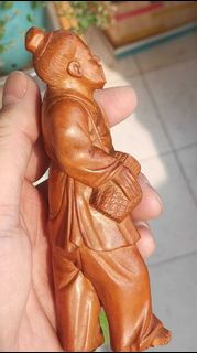 老黃楊木雕人物   特價  可議價  成色：輕微舊痕無損傷