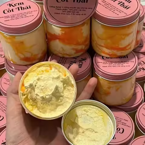 Kem Body Cốt Thái Rỉ Dầu Vàng Nắp Hồng 200gram Trắng Mịn da , chống lão hóa , dưỡng ẩm da