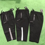 SELUAR NIKE 3/4 HALFSTRIPE LINE