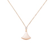 Niche design clavicle chain 18K light luxury small skirt red and white shell fan-shaped necklace female titanium steel pendant rose gold ins