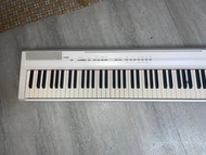 YAMAHA P-105 White Digital Piano, Pre-owned.  YAMAHA P-105 白色数码钢琴，二手。