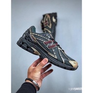 1906R Kith Black Mens Trainers - M1906RKS