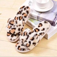 Women's tiger-shaped fur sandals