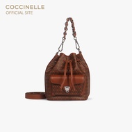 COCCINELLE กระเป๋าทรงถังผู้หญิง รุ่น BEAT GENERATION BUCKET BAG 230301 สี MULTI COGNAC/COGNAC