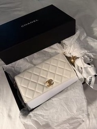 Chanel WOC wallet on chain 金球 白色