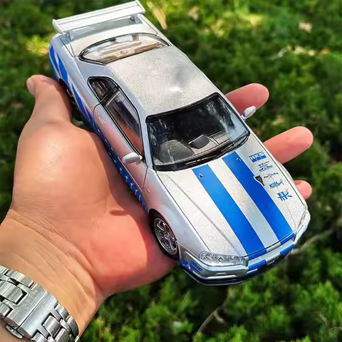 1:32 Scale GTR R34 R35 Diecast Model Sound Light Pull Back high simulation Kid Birthday Gift Collect
