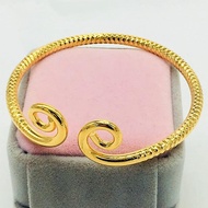 Gadis Fesyen Gelang Emas Warna Emas Dengan Gelang Pesona Abjad Awal Fesyen Untuk Wanita