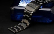 20mm黑色真空離子電鍍,全拉砂質感飛行風格不鏽鋼製實心錶帶,雙按式不鏽鋼單折保險扣 hamilton