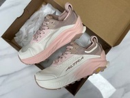 Altra OLYMPUS 6 舒適百搭防滑耐磨低幫跑步鞋 女款 運動鞋 灰褐粉 香港順豐到付/智能櫃配送