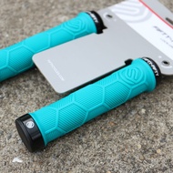 ยางกันลื่นแบบติดกับแฮนด์บาร์ปั่นจักรยานที่มีระบบล็อคได้ FIFTY-FIFTY สำหรับจักรยานทุกชนิด จักรยานทางป