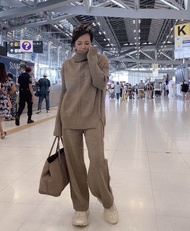 AP1ชุดเซตขึ้นเครื่อง( Airport look) จะใส่อุ่นตอนนั่งเครื่องหรือใส่เที่ยวต่อได้เลย ใส่ได้ตั้งแต่ประมา