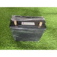 Vỏ đựng pin ( 8 cell 33140 16 cell 32650 ) có ốc bắt nắp