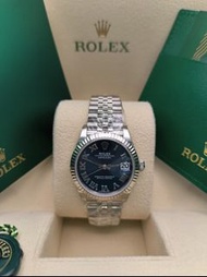 31mm ROLEX 278274-0034 Oyster Perpetual Datejust 31腕錶白色黃金及蠔式鋼款，搭配亮藍色錶面及紀念型（Jubilee）錶帶。