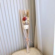 母親節小花束。母親節花束。花束。康乃馨。母親節花禮。小花束