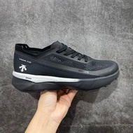 Descente Dynamic Fluid 黑色跑步鞋